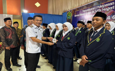 Wakil Bupati Sintang, hadiri Tasyakuran Pelepasan Siswa MTs Negeri 1 Sintang